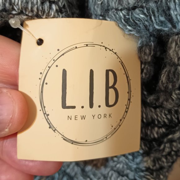 NWT ~ Two-Tone Gray & Black Weave Knit Poncho by L.I.B. New York - Picture 3 of 4